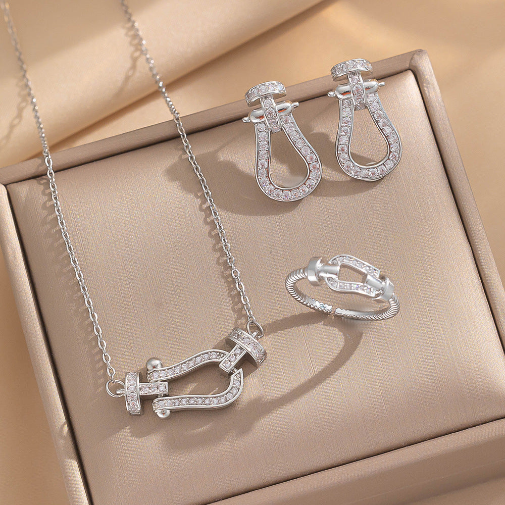 Hot Selling Horseshoe Buckle Necklace Women's Versatile Set