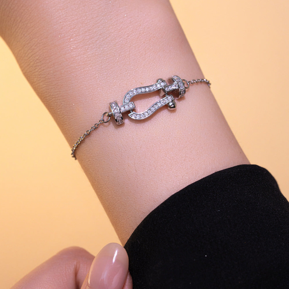 Hot Selling Horseshoe Buckle Necklace Women's Versatile Set